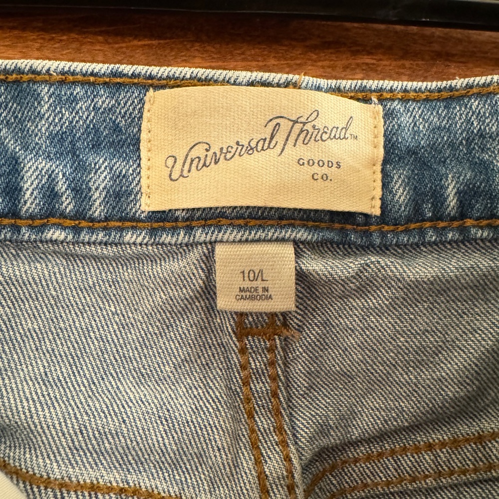 Universal Thread Light Blue High Rise Jeans - Picture 2 of 4